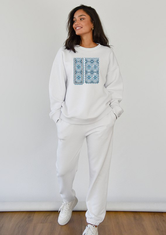 Дизайнерські патріотичні костюми