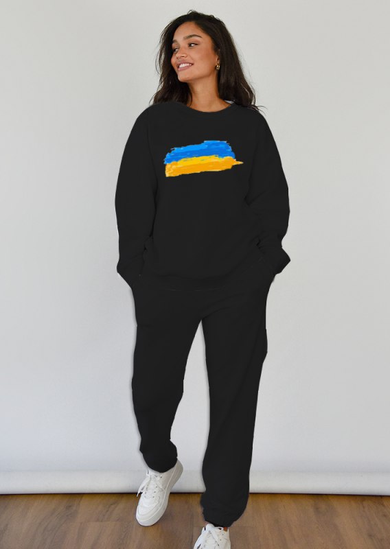 Дизайнерські патріотичні костюми