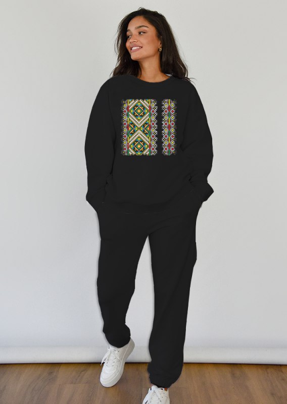 Дизайнерські патріотичні костюми