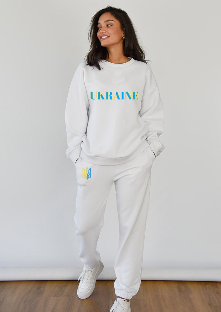 Дизайнерські патріотичні костюми