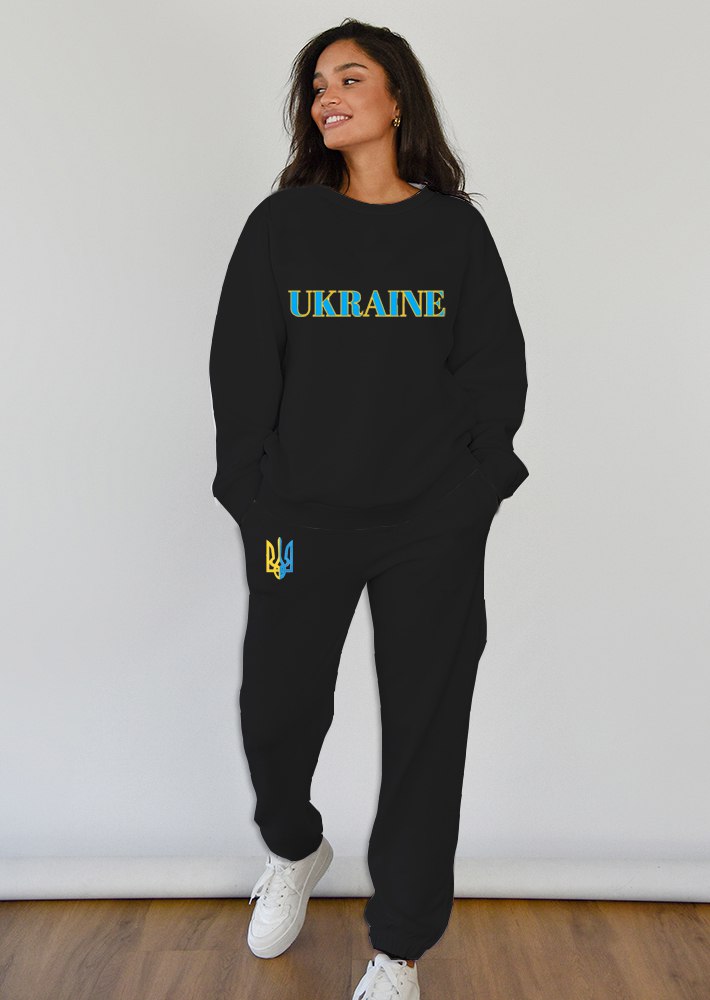 Дизайнерські патріотичні костюми