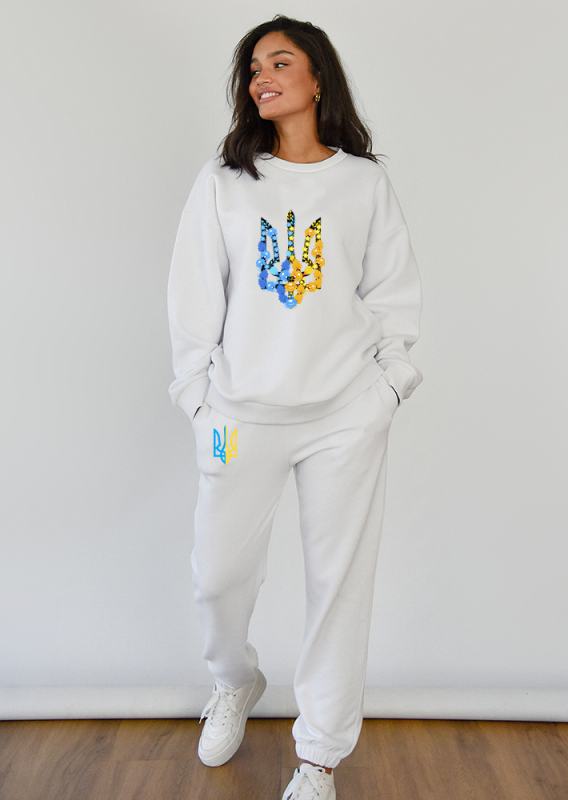 Дизайнерські патріотичні костюми