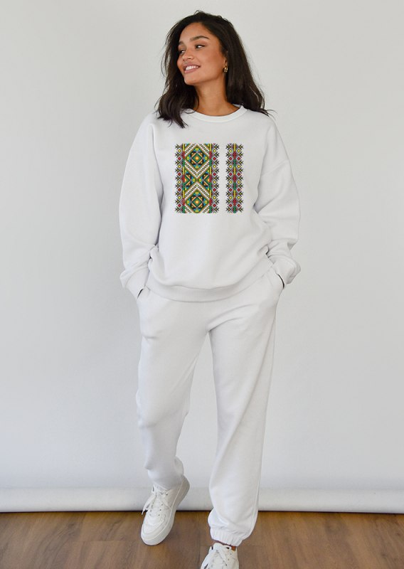 Дизайнерські патріотичні костюми