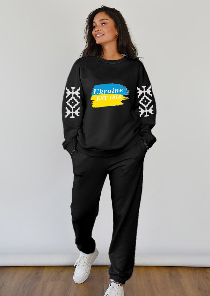 Дизайнерські патріотичні костюми