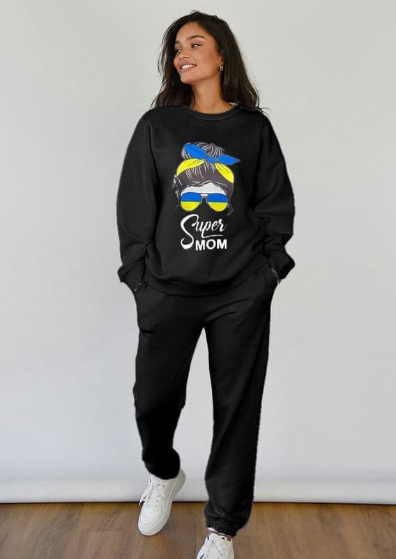 Дизайнерські патріотичні костюми